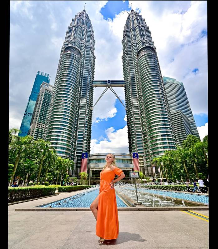 Tháp đôi Petronas – Chạm tay vào biểu tượng chọc trời giữa lòng Malaysia