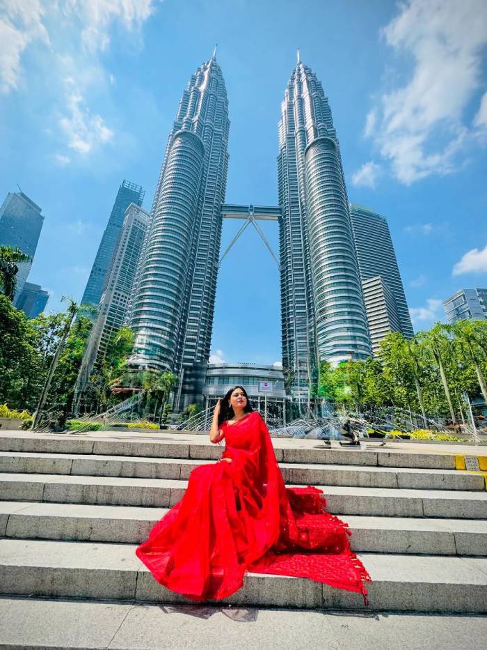 Tháp đôi Petronas – Chạm tay vào biểu tượng chọc trời giữa lòng Malaysia